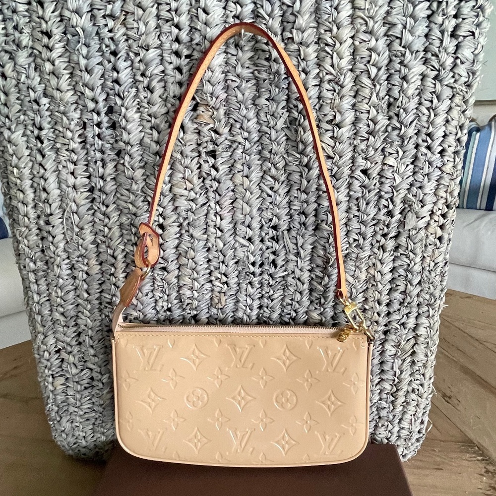 Louis Vuitton Pochette Vernis Dune